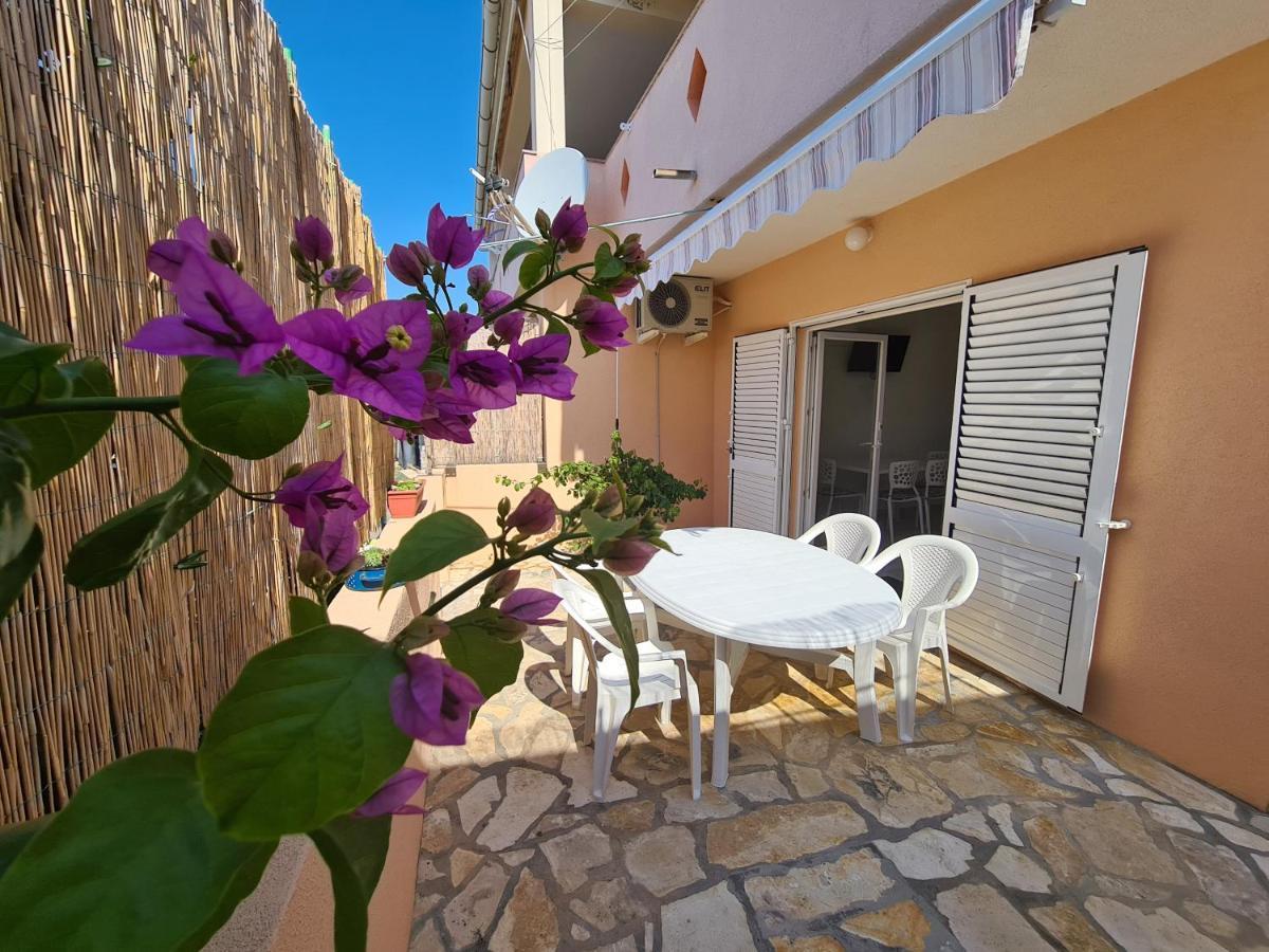 Apartments Barbati Kustici Ngoại thất bức ảnh